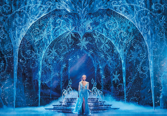 CarolineBowmanasElsainFrozenNorthAmericanTour-photobyDeenvanMeer
