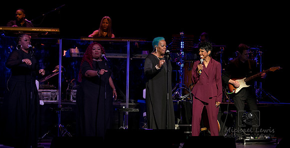 Gladys Knight at the Paramount Theatre Austin