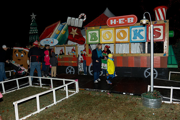 AUSTIN TRAIL OF LIGHTS