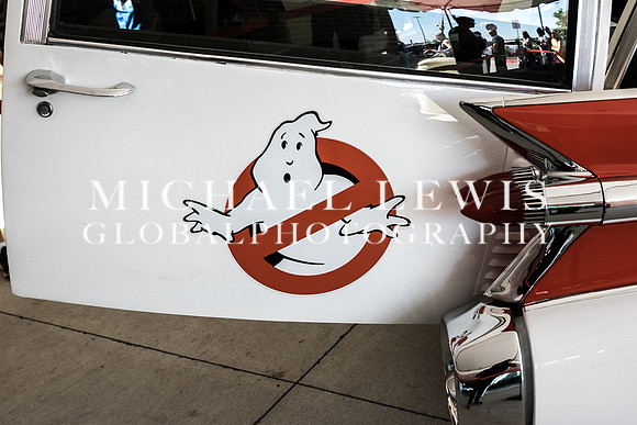 Ghostbusters ECTO-1 vehicle (1)