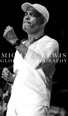 Frankie_Beverly_and_Maze_at_the_Essence_Festival (4)