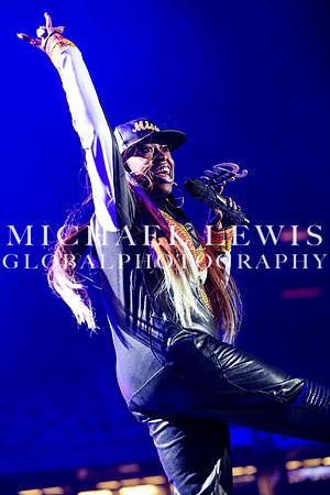 Missy_Elliott_at_the_Essence_Fest (1)