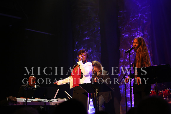 Pamela Hart - One World (6)