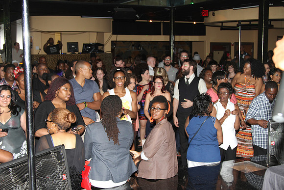 R Kelly - The Austin Socialite - ML  (43)