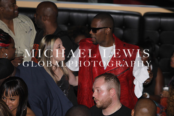 R KELLY IN AUSTIN TX