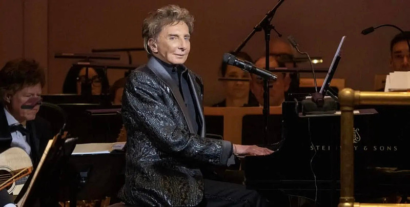 barry manilow-and-piano